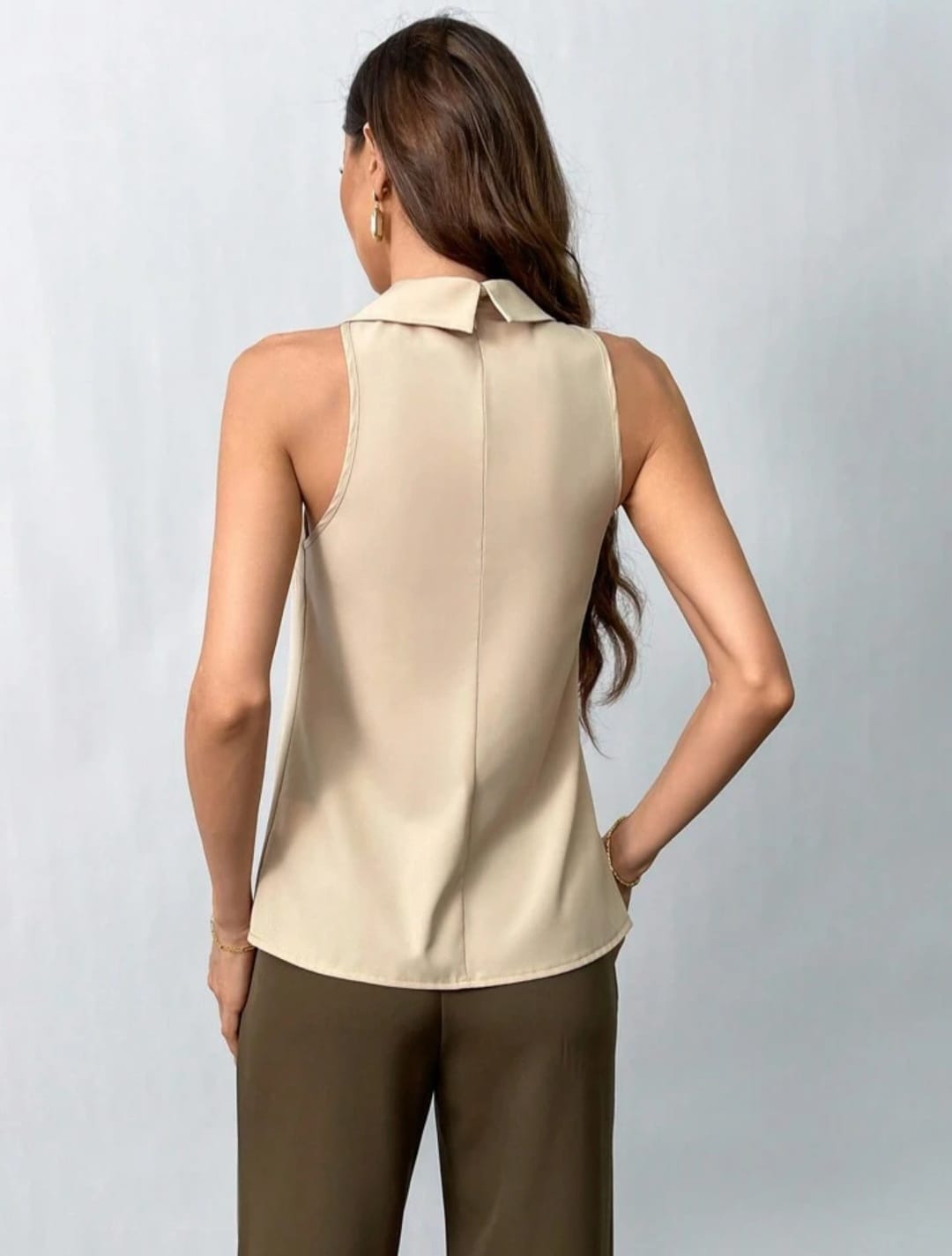 Hang-Neck Collar Fitted Top