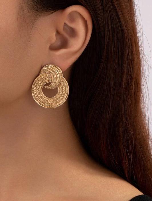 Twisted Lines Striped Pattern Earrings