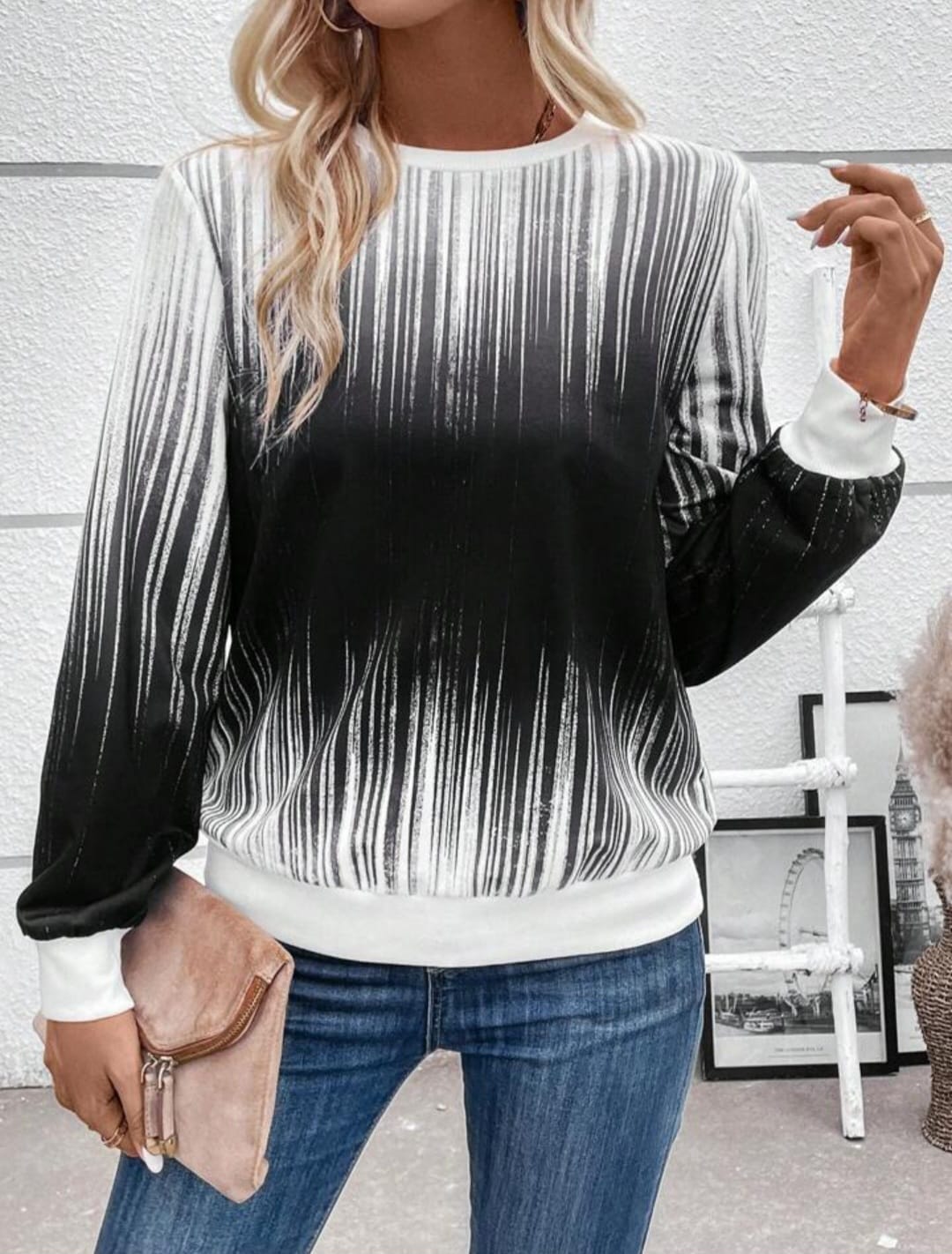 Graphic Print Round Neck Sweatshirt