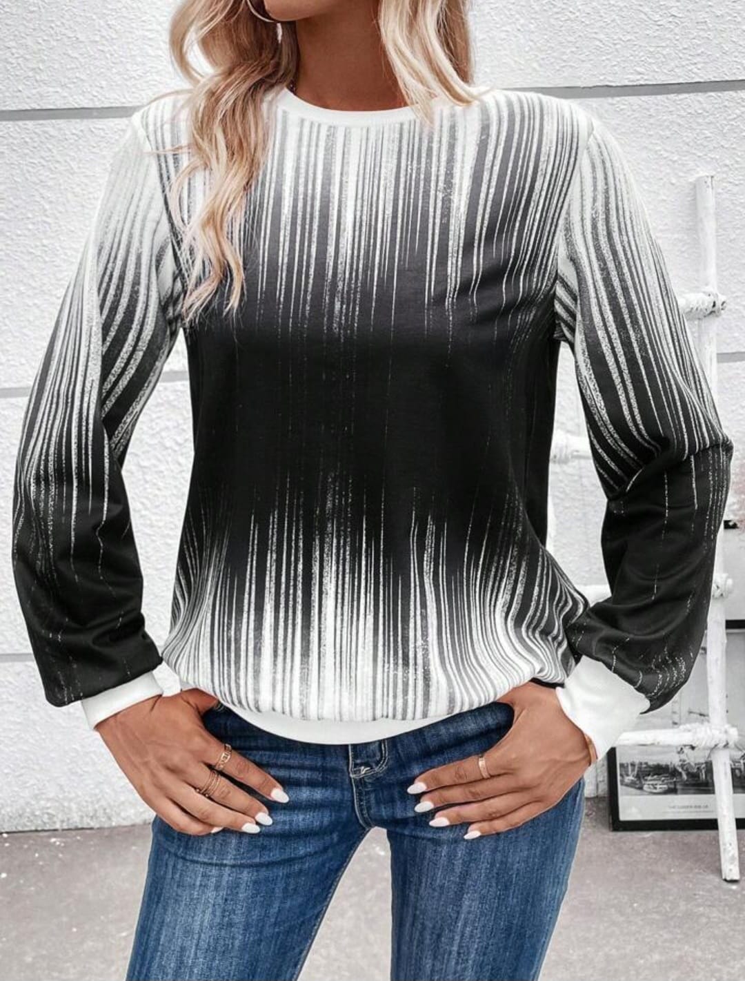 Graphic Print Round Neck Sweatshirt